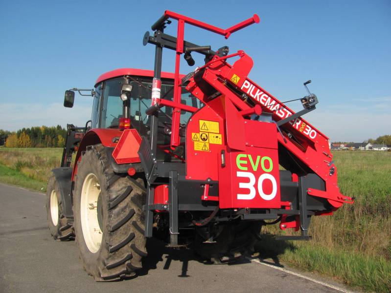 Pilkemaster Evo 30
Zetor Forterra 10641
Avainsanat: Zetor Forterra 10641 Pilkemaster Evo 30