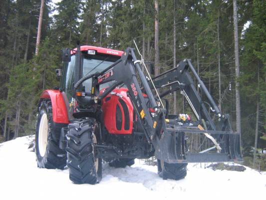 Zetor Forterra 10641 ja Trac-Lift 260sl
Avainsanat: Zetor Forterra 10641 Trac-Lift