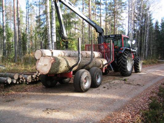 Puunajo
Iso puu vai pienet kärryt..
Avainsanat: Valmet Farmi