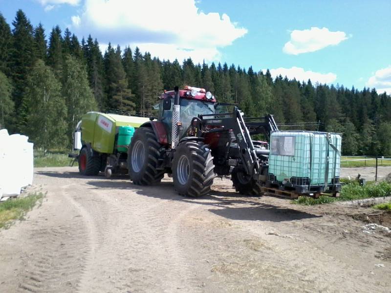 Caseih mx 170 & Claas 455rc uniwrap
Paalaaman lähdössä.
Avainsanat: Caseih mx 170 & Claas 455rc uniwrap