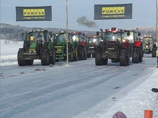 Palosenjärven kiihdytyskisat -2010 
Kiihytyskisoista palosenjärveltä 13.03.2010 . Toinen pari Deutz-fahr 130 & CaseIH mx 110.
Avainsanat: kiihdytyskisat palosenjärvi caseih mx