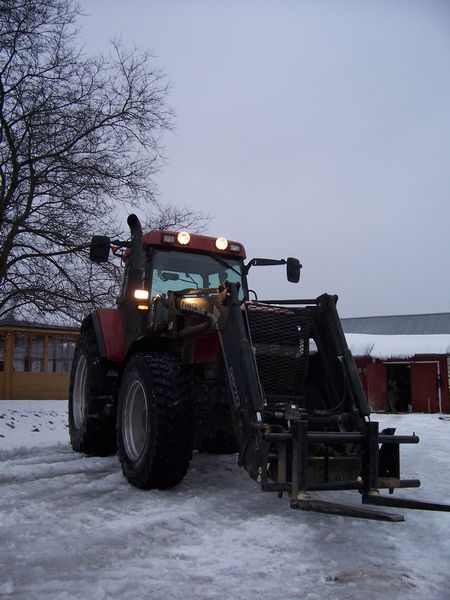 talvella
tuli ruuvattua nastat kiinni, xenonit tuli laitettua, mutta eivät oo vielä kuvassa :D
Avainsanat: case mx