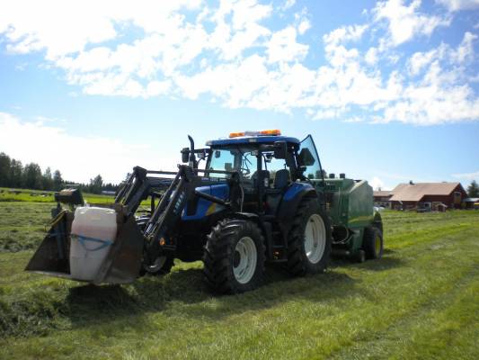 new holland ts135a ja jd 587
rehunteon alotus
Avainsanat: rehun teon alotus