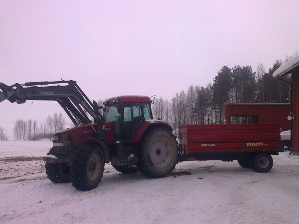 Kun kärryn ja traktorin koko kohtaavat
Case mx170 ja tuhti m50
Avainsanat: case mx 170 tuhti m50
