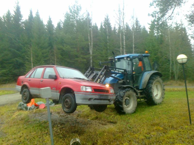 Romuttamolle
Corsan viimeinen matka,vauhtia antamassa nh ts100
Avainsanat: corsan vimeinen matka