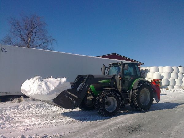 Penkkojen kantelua
Deutz-fahr m620 &Quike 66 ja lumikauha mallia liian pieni
Avainsanat: penkkojen kantelua