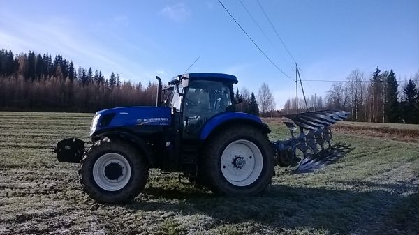 Kyntöä pikku pakkasesssa
Koe ajo New Holland t7 250ac ja lemken variopal 7
Avainsanat: Koe ajo hollantti kyntö lemken