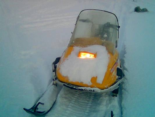 Tundra vähän haukkas lunta
Umpihangen menijä
Avainsanat: tundra lumi