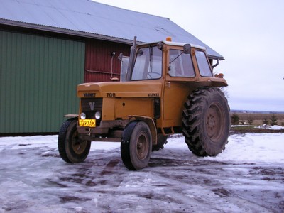 Valmet 700 mkII kotona vartoamassa fiksausta ja lunta
Että siivouksen jälkeen tällaiselle tilaa. Samanlainen on ollut kotona, kun olin traktoriikäinen
Avainsanat: Valmet