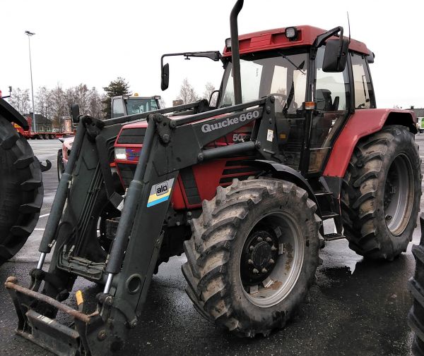 Case IH Maxxum 5150
Onko tälläisessä 50000 editionissa muuta eroa tavalliseen kuin tarrat?
