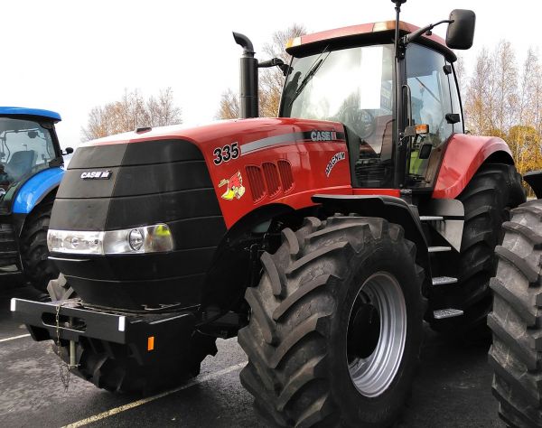 Case IH Magnum 335
