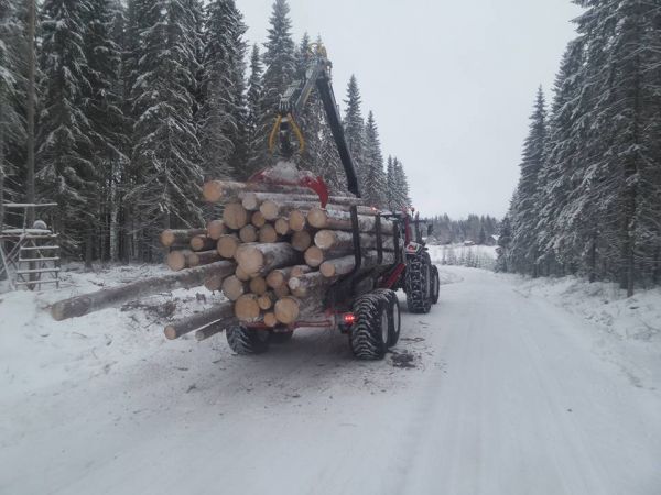 92 ja farmiforest
Sahalle lähössä viemään evästä
