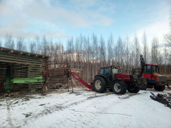 Polttopuoden puuhastelua
Välillä x2 jälessä kun palaxi telakalla 
