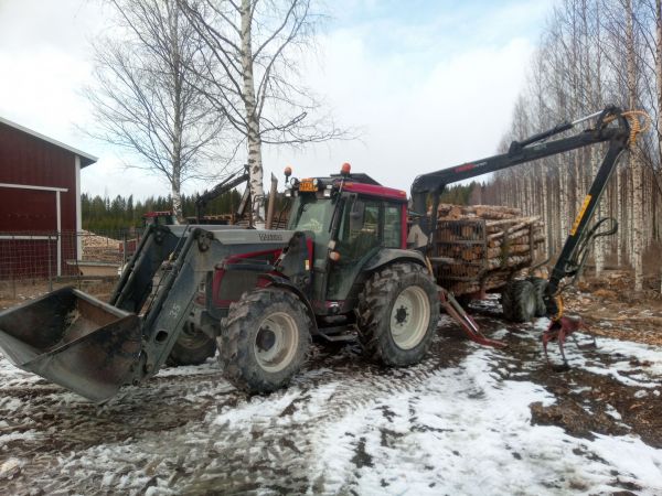 A92 ja farmiforest 
Polttopuiden puuhastelua
