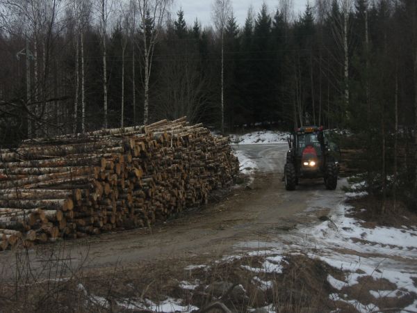 A92 ja nokka koneet
kuituja, jäi tuokin savotta vähän kesken.
https://www.youtube.com/watch?v=nlBmh2ZjeYA

