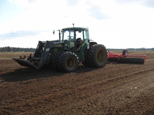 jd6810
uutismaita jyräämäs, kantoja oli kiitettävästi;)
Avainsanat: 6810