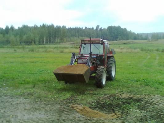 hiekanmättöö
hiekan mättöä fiiul
Avainsanat: fiatagri 70-90 isme 1400