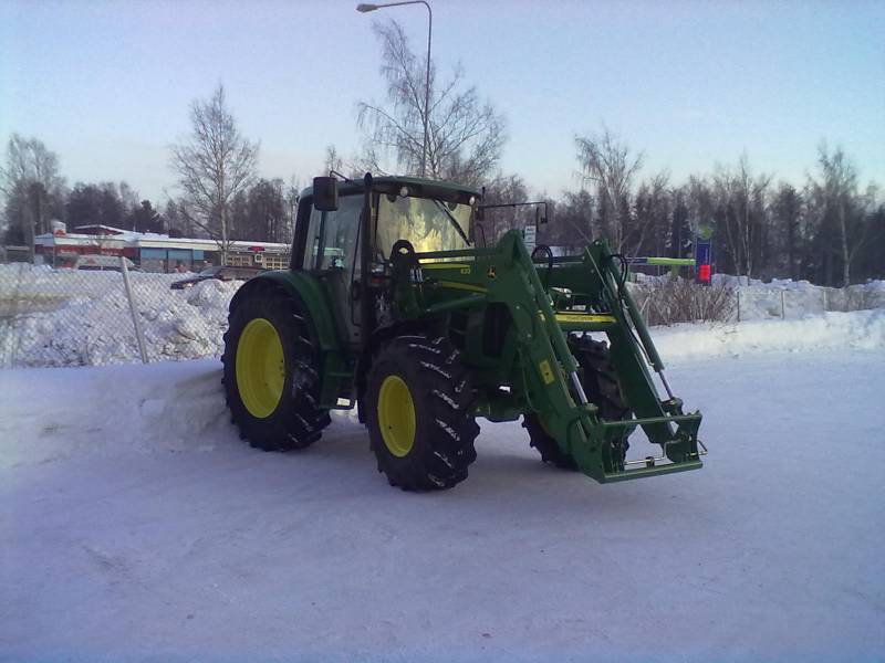 John deere 6330
Nappasin kuvan kun kävin Haminan agrimarketissa
Avainsanat: john deere 6330