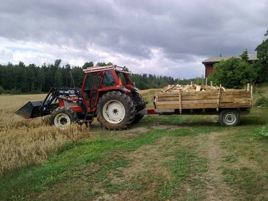 fiiu ja puukuorma
Viimosii puita 
Avainsanat: fiatagri 70-90 isme 1400