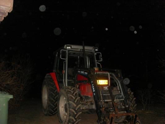 mf 3070E ja ISME 1400
Naapurin massikka
Avainsanat: massey ferguson 3070E isme 1400