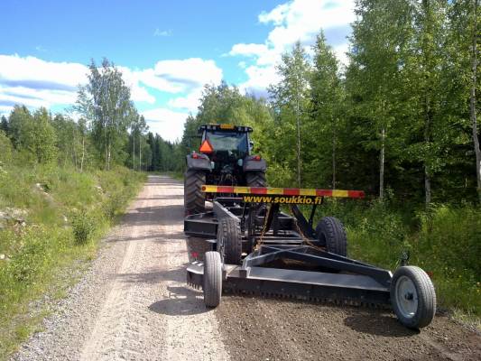 Valtra 141 & Soukkio
Lanaus
Avainsanat: valtra n 141 soukkio