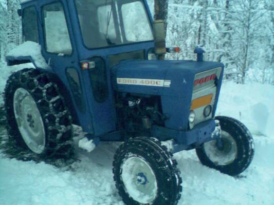 voortista puhkesi rengas
ford 4000
Avainsanat: ford 4000