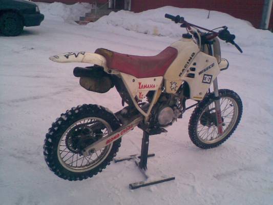 Yamaha YZ 80
tuli tuommonen hommattua.
Avainsanat: yamaha yz 80