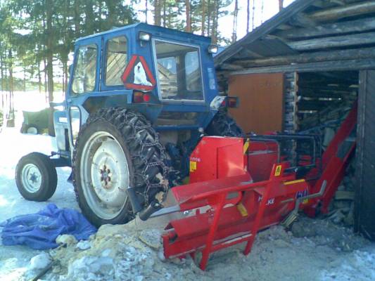 Ford 4000 & Hakki Pilke 60oh
Avainsanat: ford hakki pilke 4000