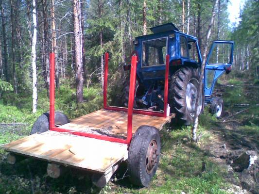 Ford 4000 & omatekonen kärry
ranka metässä..
Avainsanat: ford 4000