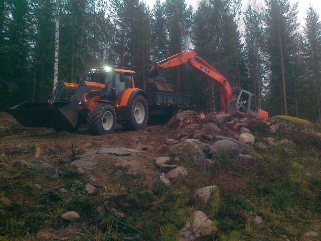 Valtra V142  Palms 1500
Kiven ajua
