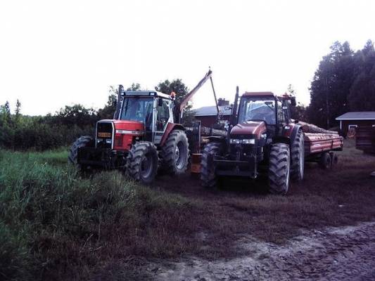 Massey Ferguson 3125 ja New Holland M160
Sahalle Menos
