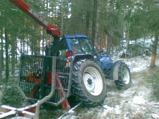 puiden ajossa rajojen etsimistä
todellisuudessa paikka on paljon kaltevampi kuvasta ei näy paikan todellinen kaltevuus
Avainsanat: valmet