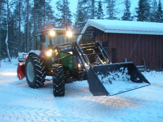 Valtra a-65 + isme 120 + tr linko
Valtralla linkoomasta tulossa.
Avainsanat: valtra a65 isme tr linko