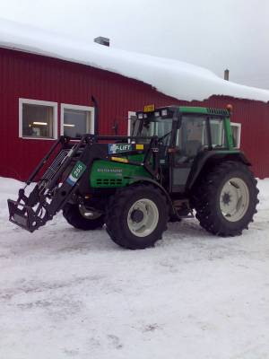 Valtra Valmet 6400 
Valtra mp-liftillä
Avainsanat: Valmet Valtra 6400 Mp-Lift 255 2000