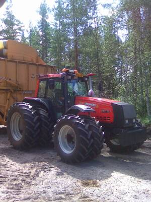 valtra 8150 ja imuri
joutsuolla
