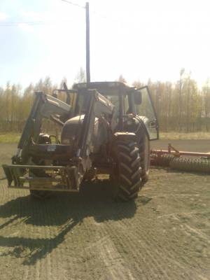 Valtra N101 ja väderstad rollex 620
viimeistä peltoa jyräämässä
Avainsanat: Valtra