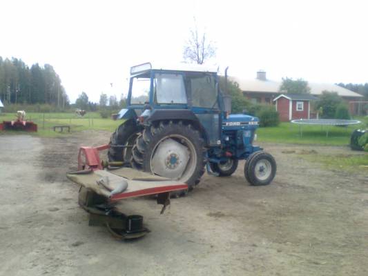 Ford 4610 ja ylö 185
Ylö hajos
