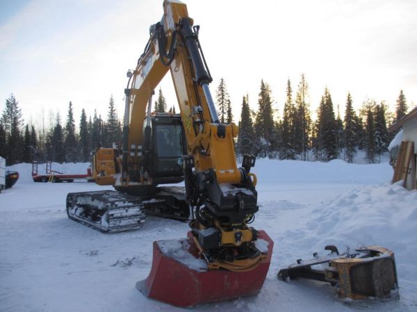 jcb160 lc
pietä hieno säätöä ja sit tolppien nostoon....
Avainsanat: jcb engcon pihdit rf-system