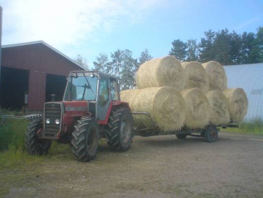 MASSEY-FERGUSON 690 JA PAALI KUARMA
Avainsanat: verku