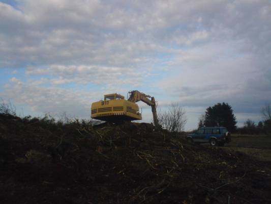 liebherr 911 kallion päällä
Avainsanat: kaivurit, maansiirto