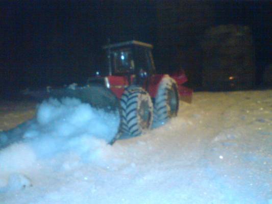 MASSEY-FERGUSON 6150
uusin projekti melkein valmis auraan enää keltast maalii ja sit olis valmis ja aura on tehty ihan alusta loppuun ite ja linko tehty kans alust loppuun ite
Avainsanat: MASSEY-FERGUSON 6150