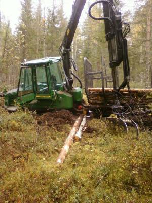 uppos
lähti ajamalla pois
Avainsanat: jondeere