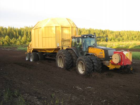 valtra 8550+ mekki
Siihenhän se sitten istu
