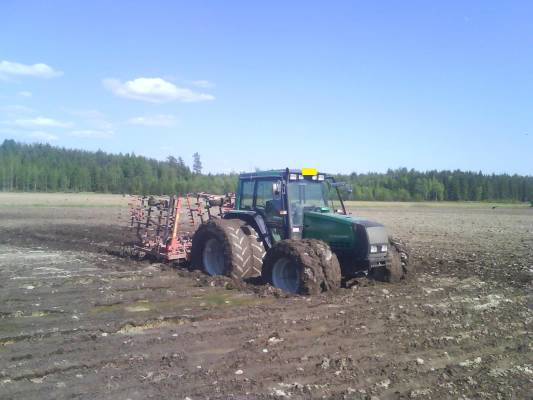 Valtra&Vädestad
Oli vähä pehmeetä
Avainsanat: valtra