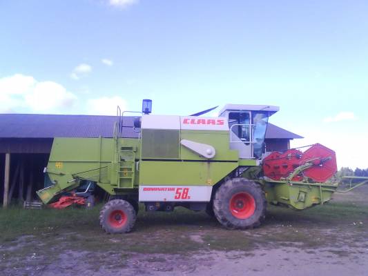 Claas Dominator 58s
Claassin huoltoa..
Avainsanat: Claas 58s