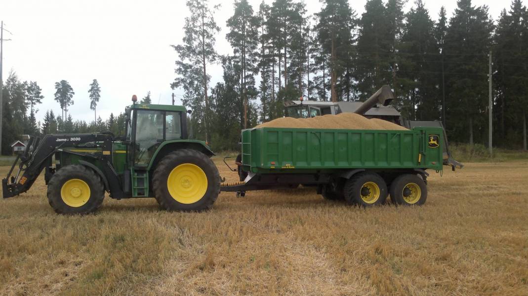 John Deere 6610 +Scania rattaat
Ohran puinteja
Avainsanat: John deere