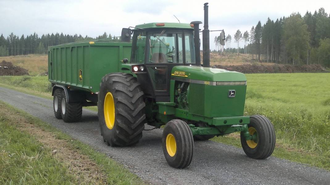 John deere 4640
viljan ajo yksikkö valmiina puinteihin
Avainsanat: john deere