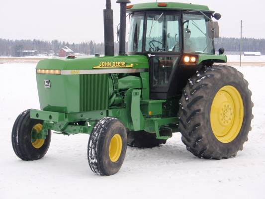 john deere 4640
Jontikan entisöintiä renkaat vielä vaihtoon.
Avainsanat: john deere