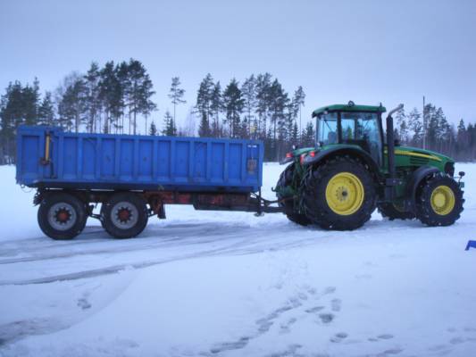 john deere 7720 +Scania rattaat
Scaniasta perä kärryjä, itse tehtynä.
Avainsanat: john deere