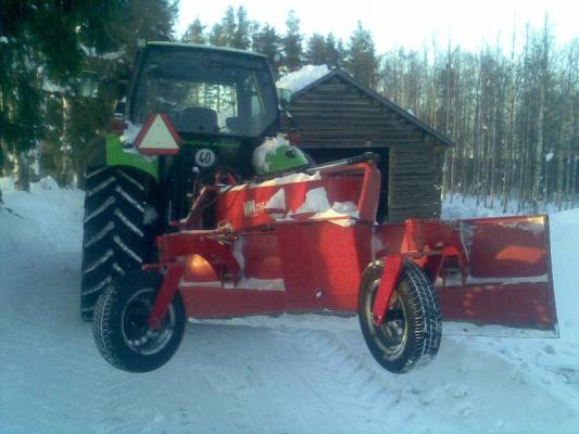 deutz
deutz fahr ja vm
Avainsanat: deutz fahr agrotron